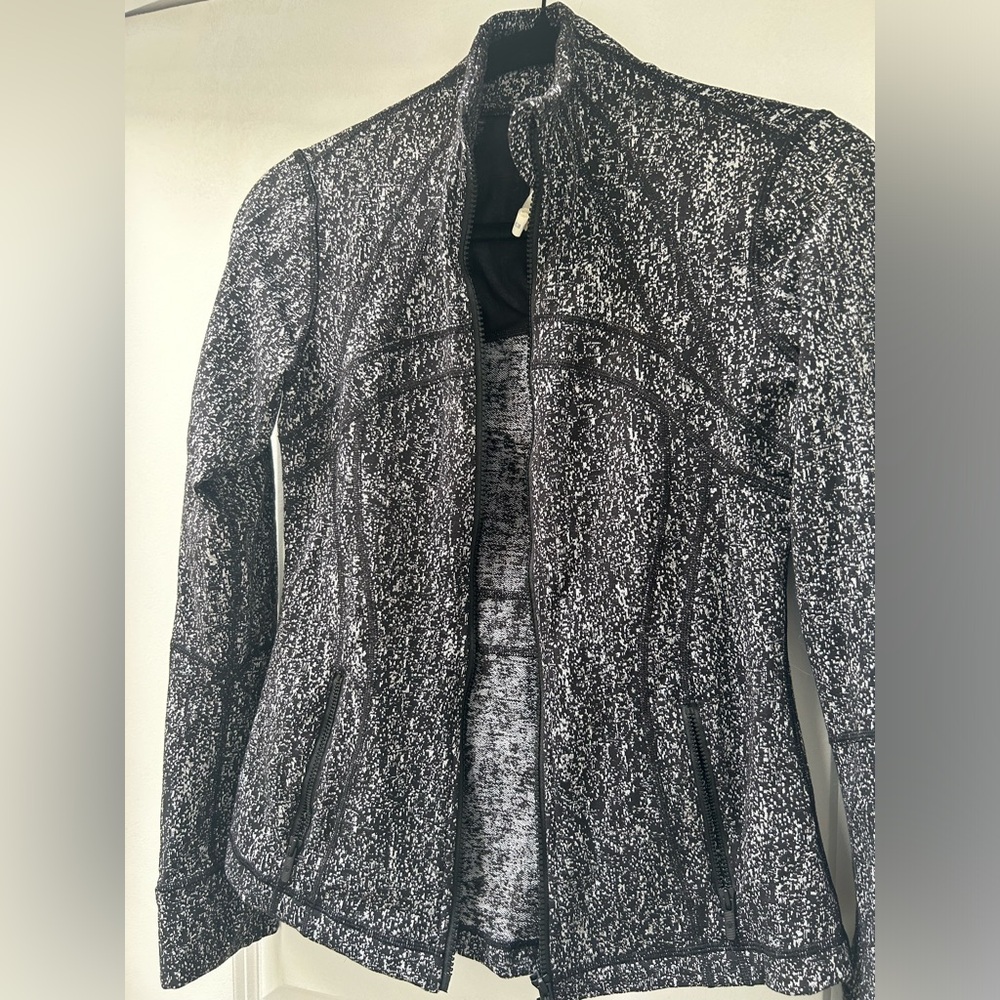 Lululemon Define Jacket - Picture 3 of 4